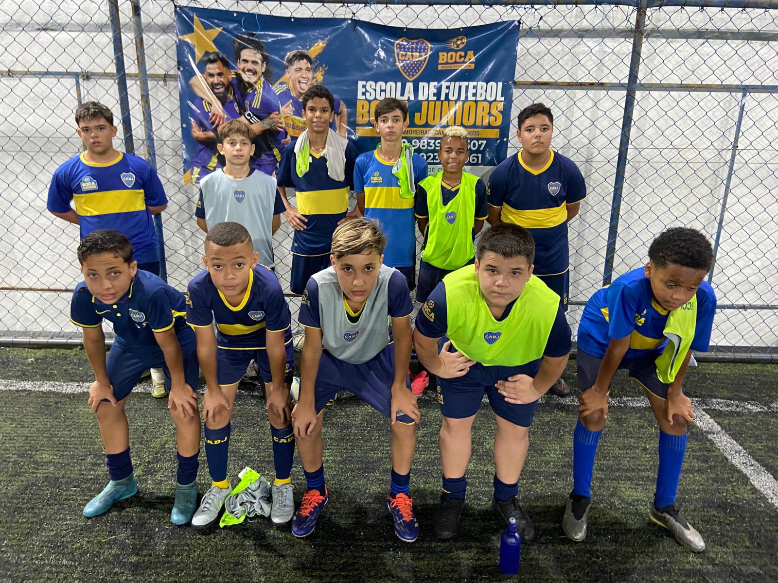 Partida de futebol dos alunos da escolinha Boca Juniors Campinas